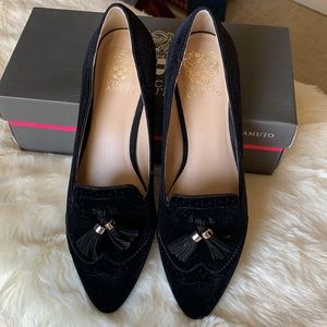 Vince Camuto smooth velvet/kidsue flats - Size 9.5M